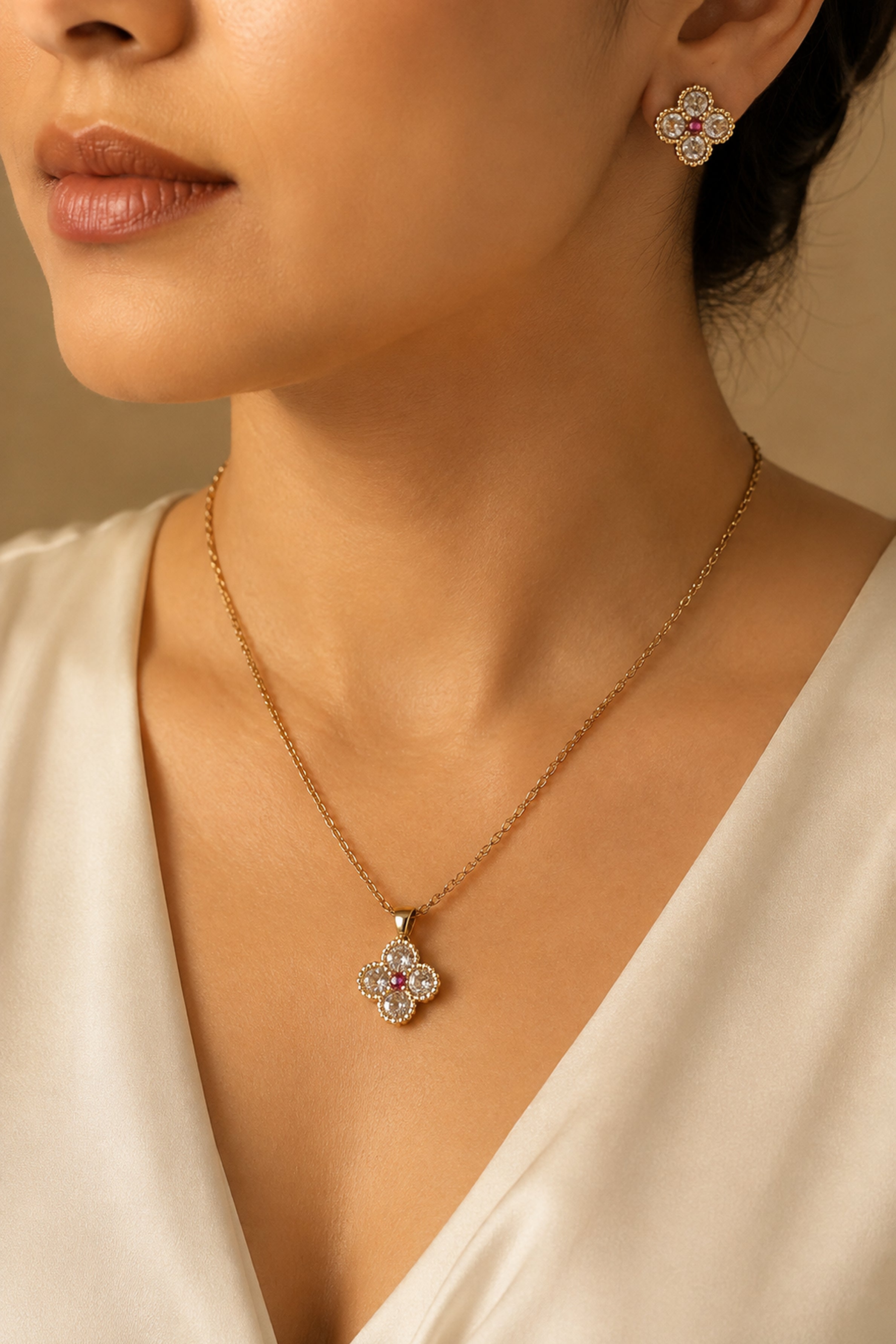 Women’s Elegant Jewellery Set – Chain with Pendant & Earrings