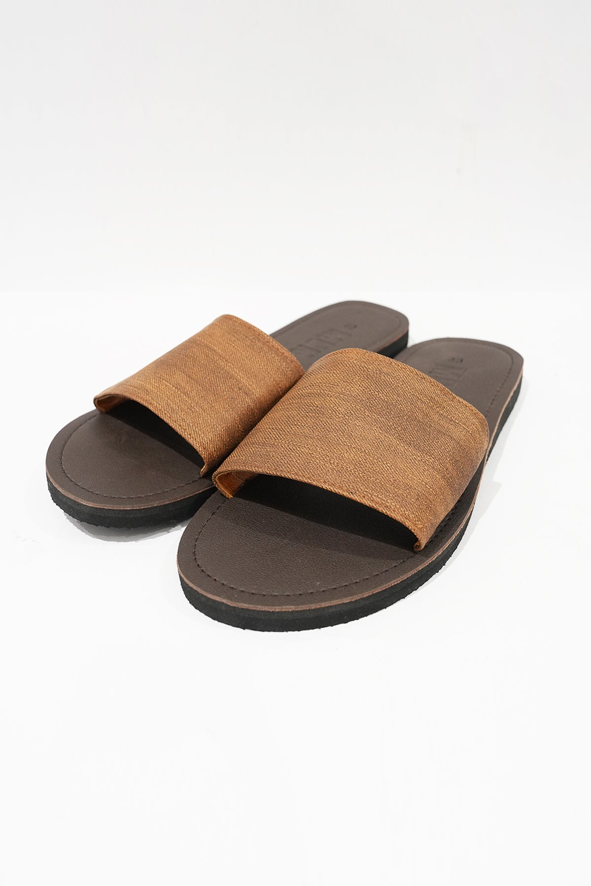 MUN Men's Casual Slider