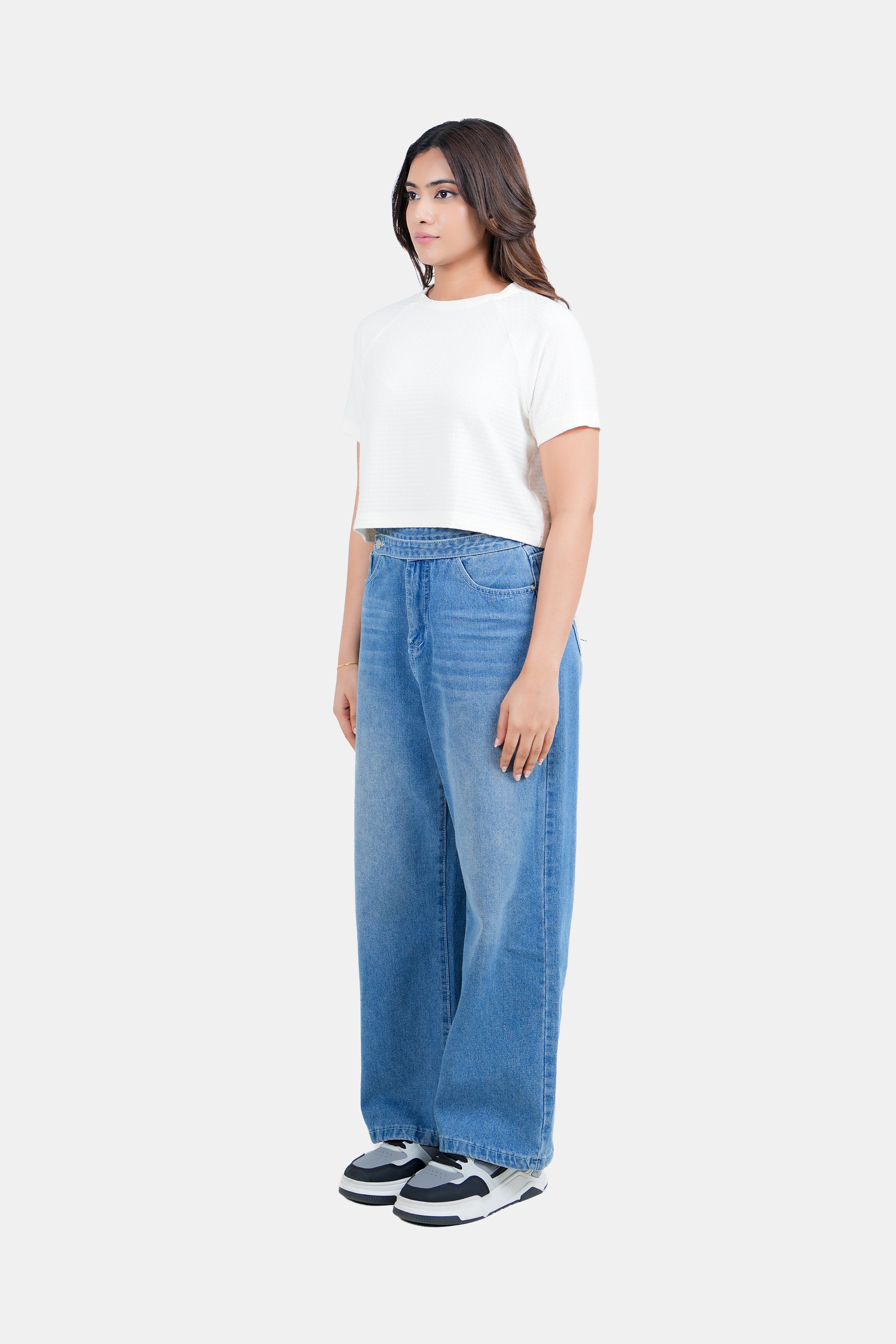 Modano Women's Crop T-Shirt - Casual Wear