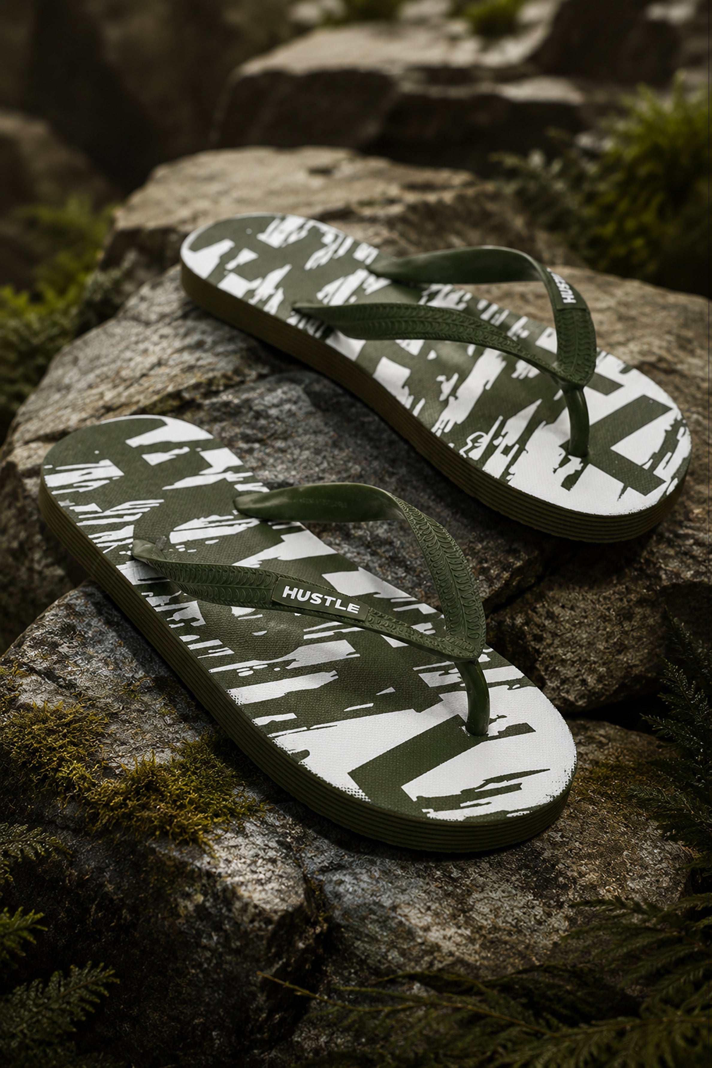 HUSTLE Men's Flip Flops - Green