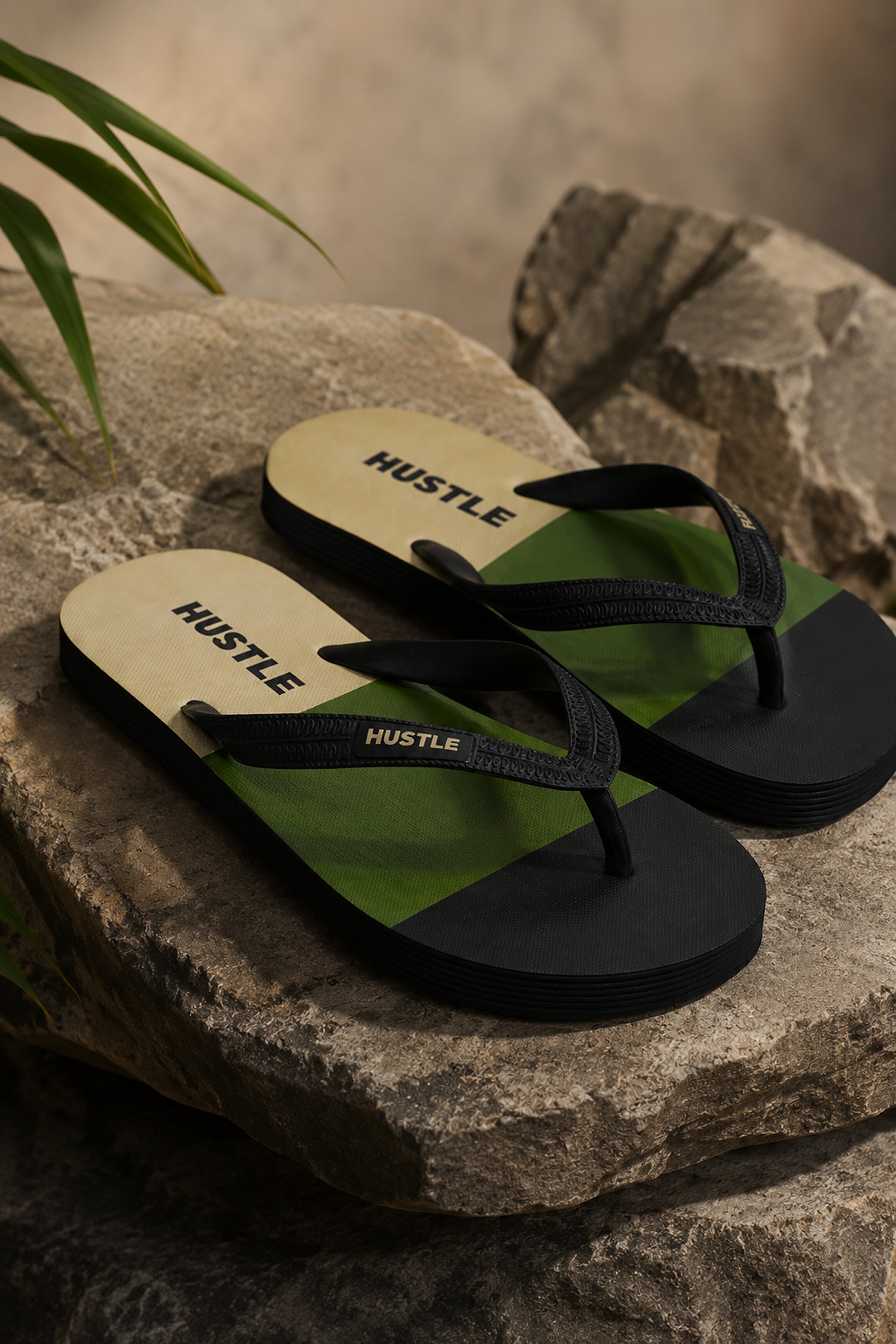 HUSTLE Men's Black Flip Flops