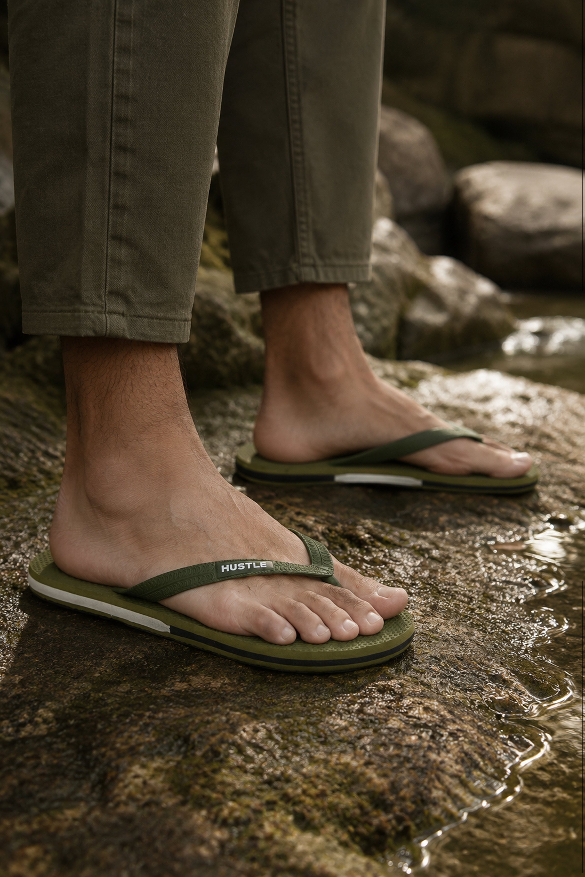 HUSTLE Men's Green Flip Flops