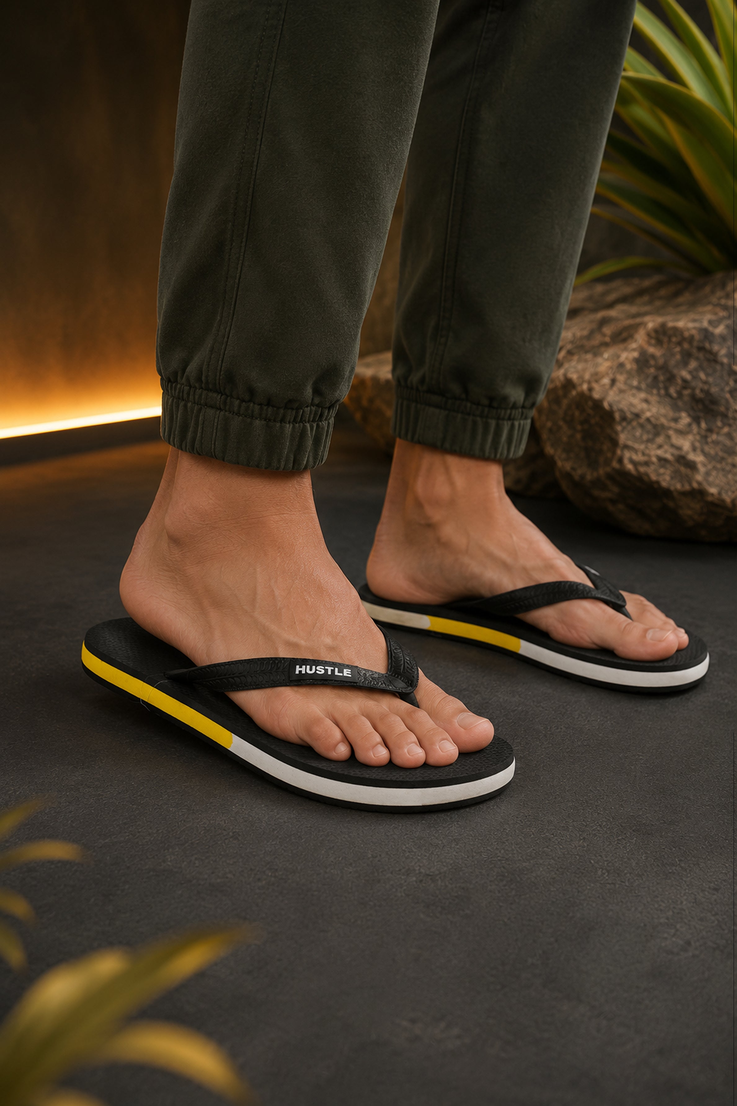 HUSTLE Men's Black Flip Flops