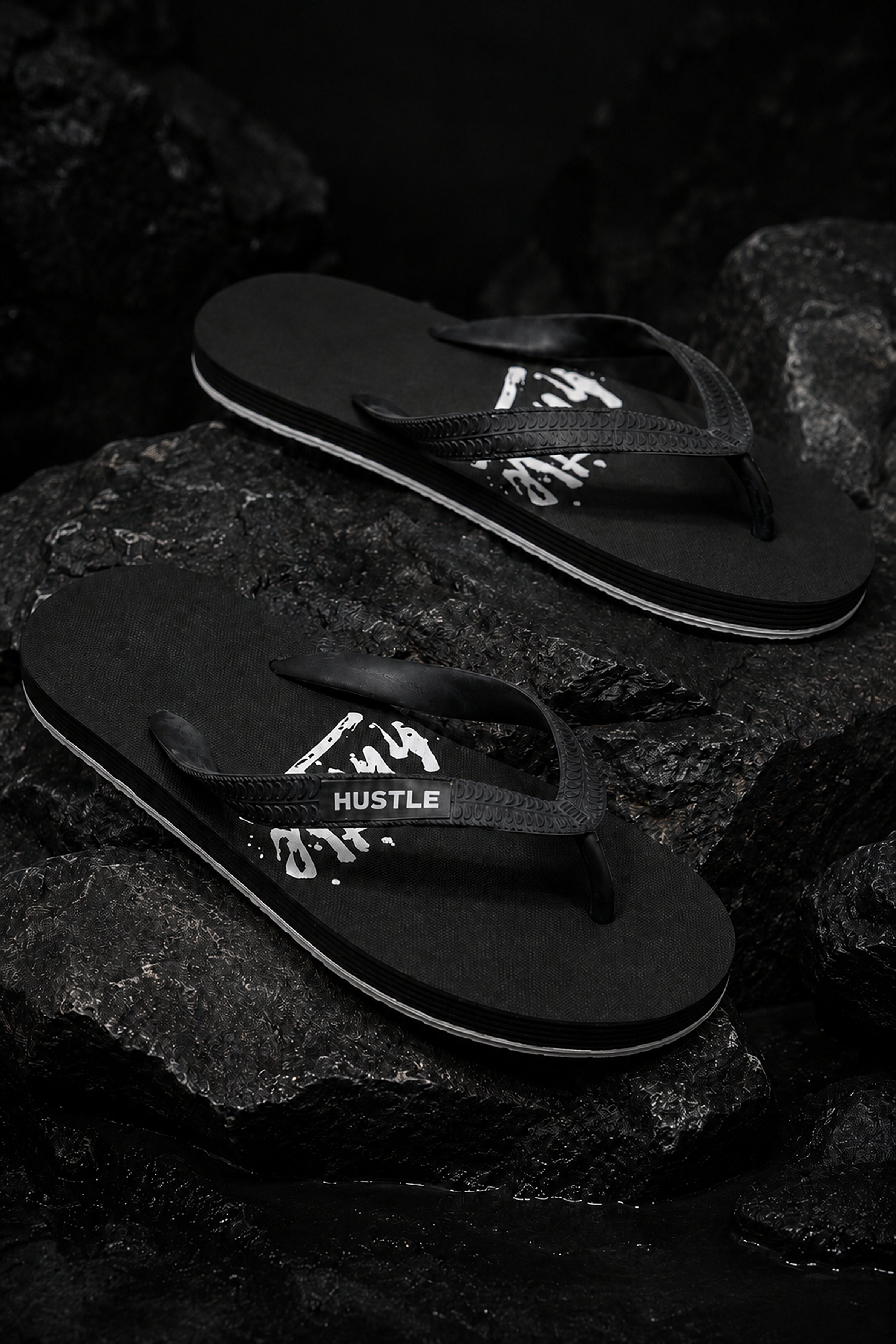 HUSTLE Men's Black Flip Flops