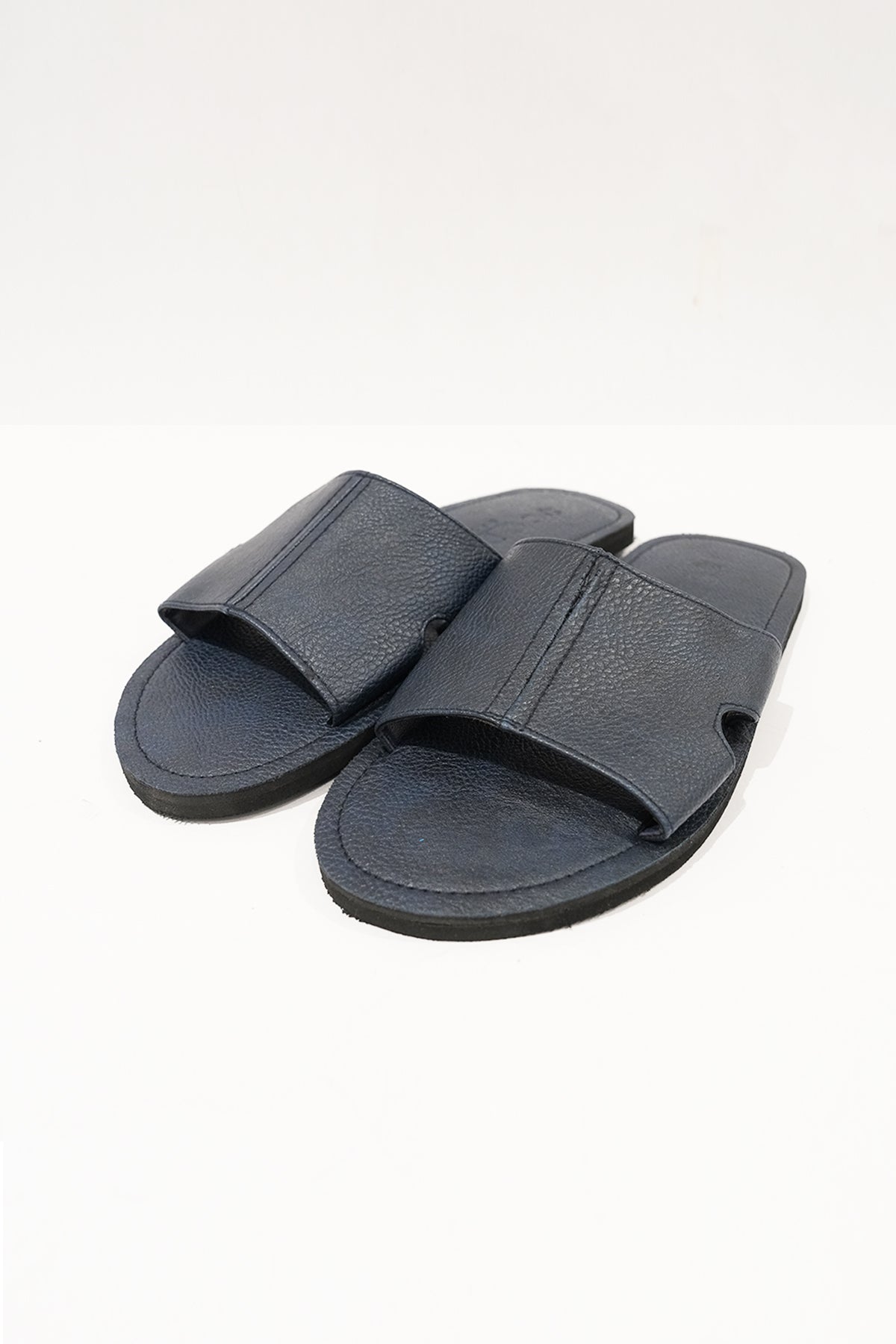 MUN Men's Casual Slider