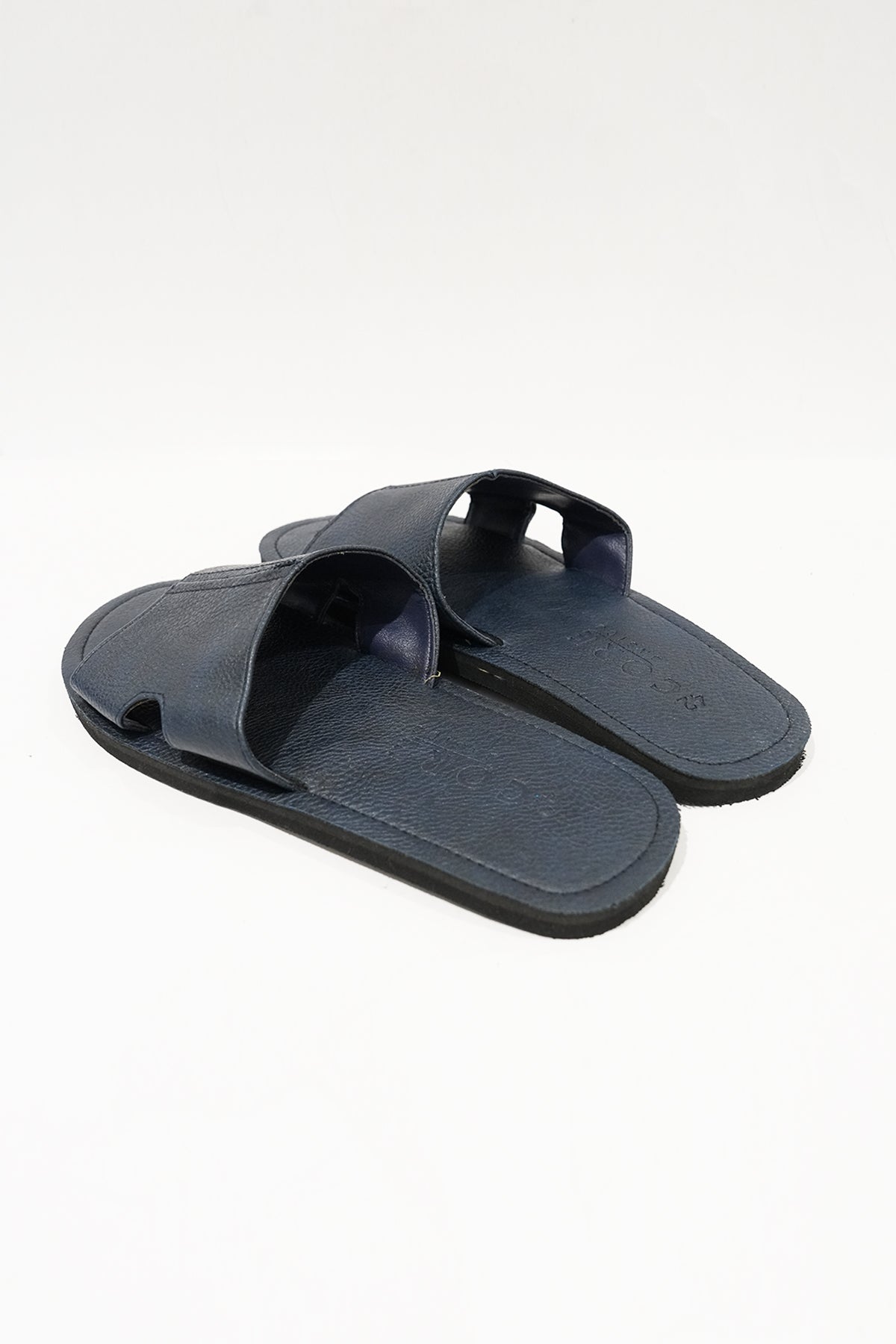 MUN Men's Casual Slider