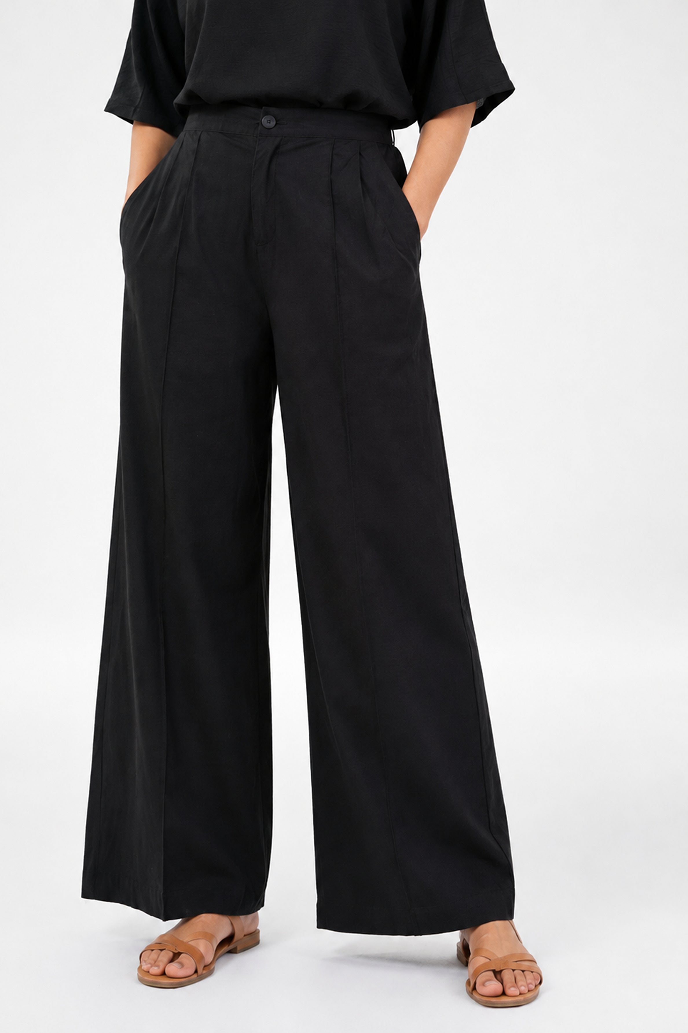 HADA Casual Relaxed Fit Pant - Black