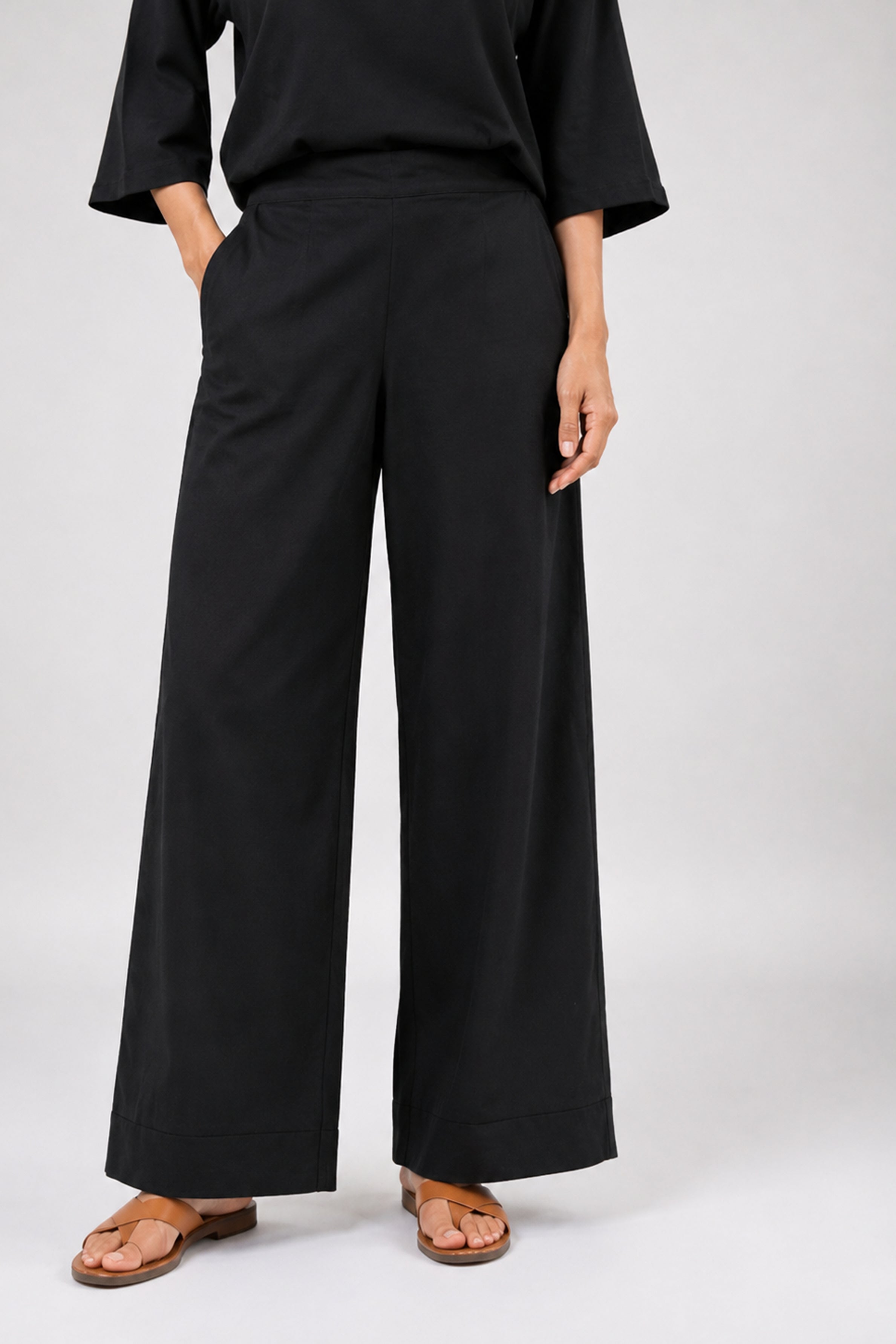 HADA Casual Relaxed Fit Pant - Black
