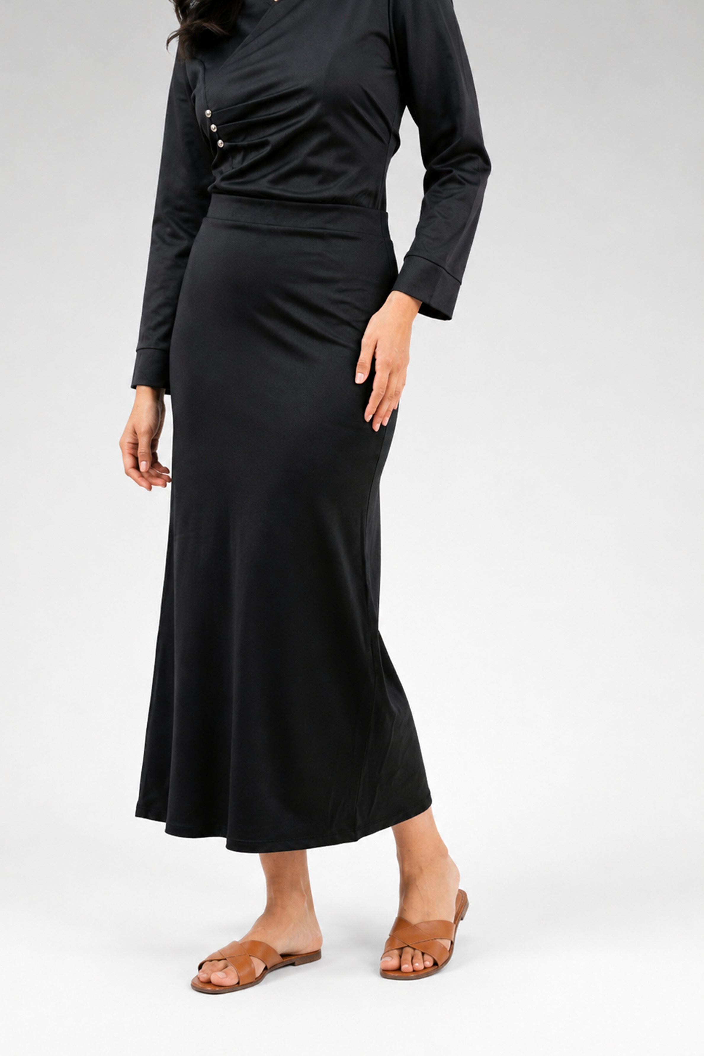 HADA Casual Slim Fit Long Skirt - Black