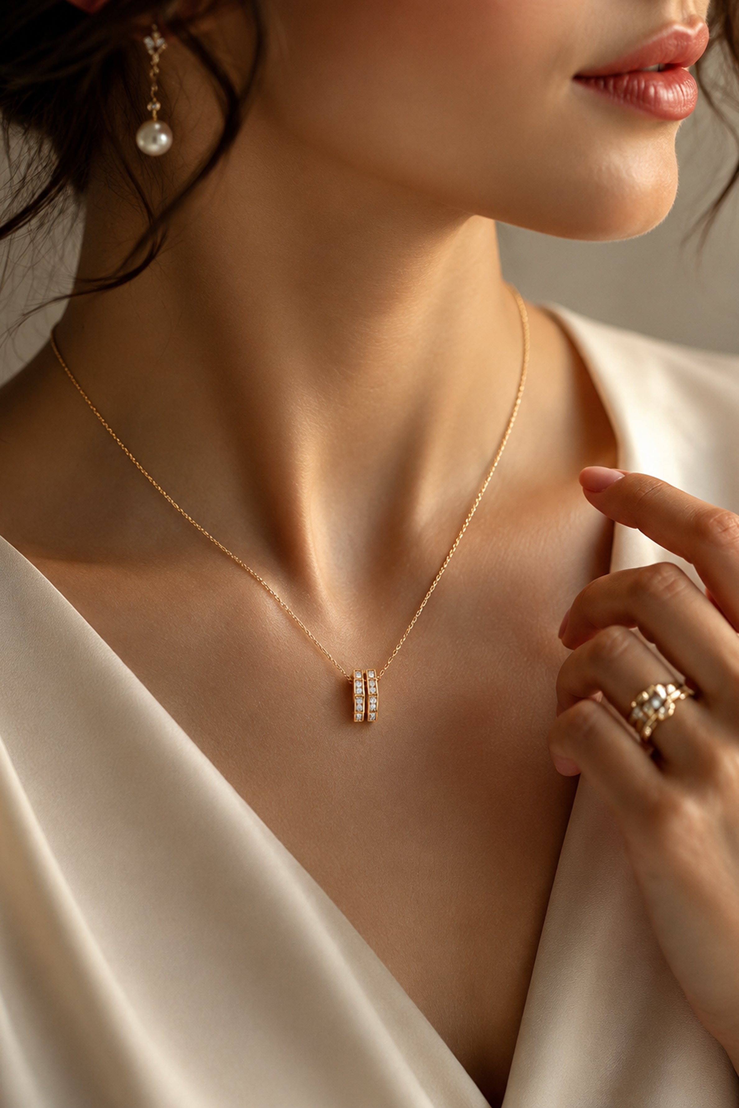 MOONSTONE women's delicate jewellery chain necklace with elegant pendant