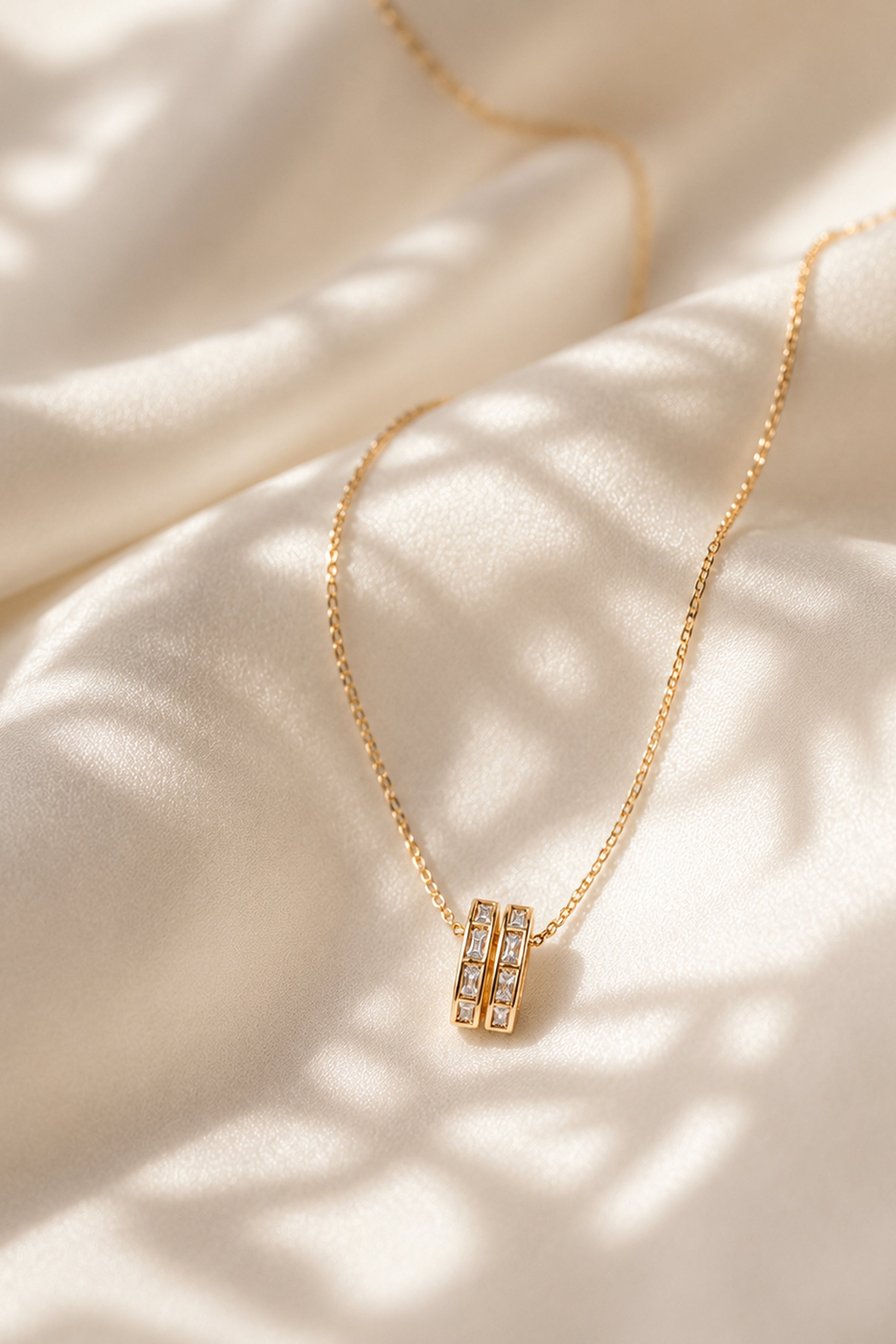 Women's Elegant Jewellery Chain with Pendant