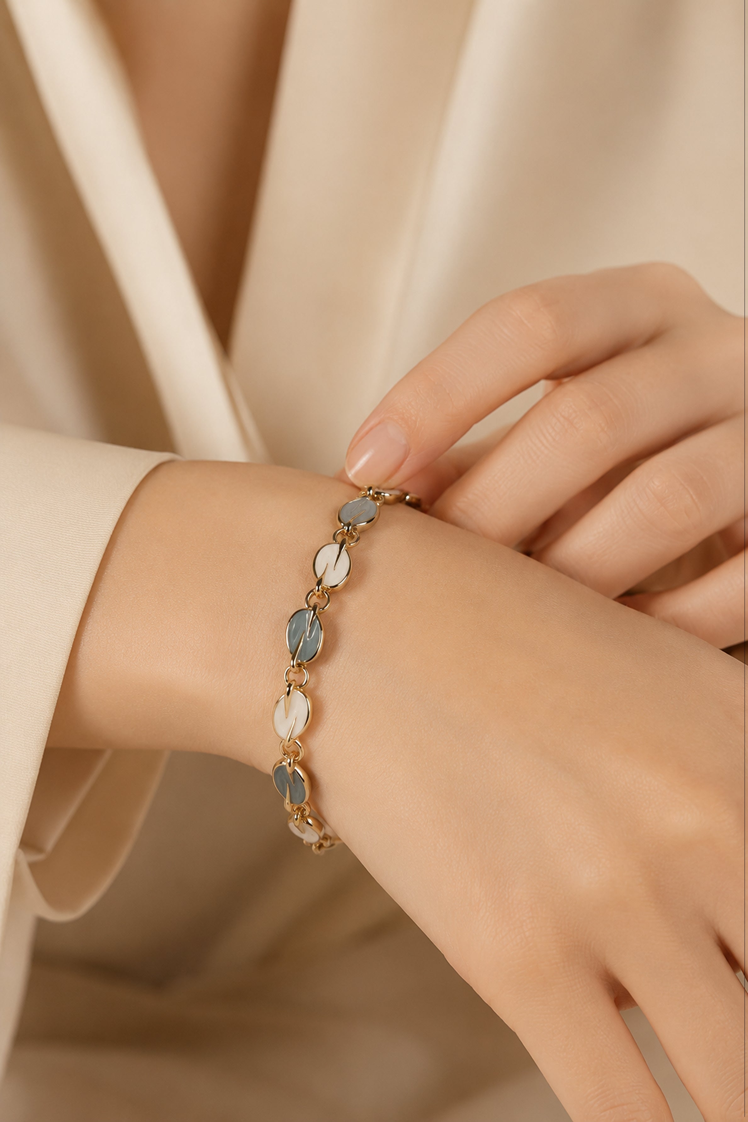 Women's Elegant Fashion Bracelet