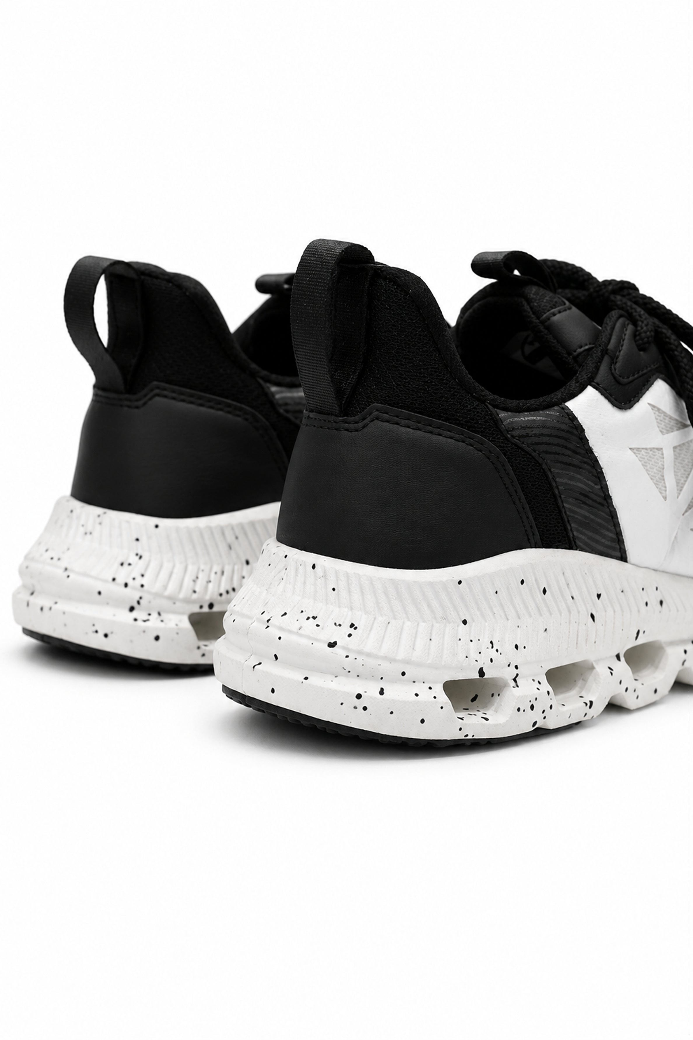 IMPAKTO Men's Black Sports Shoes