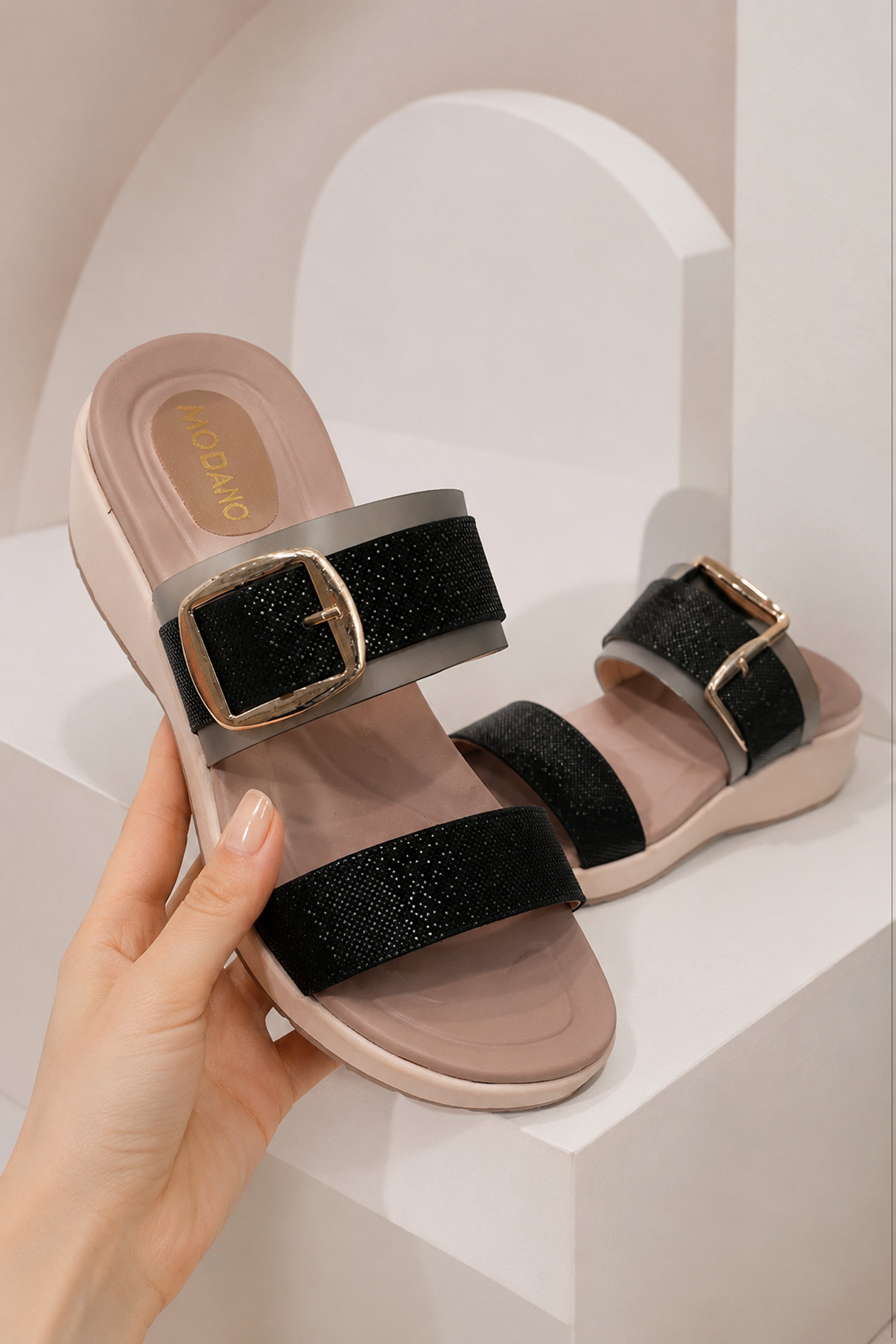MODANO Women's Sandals - Black