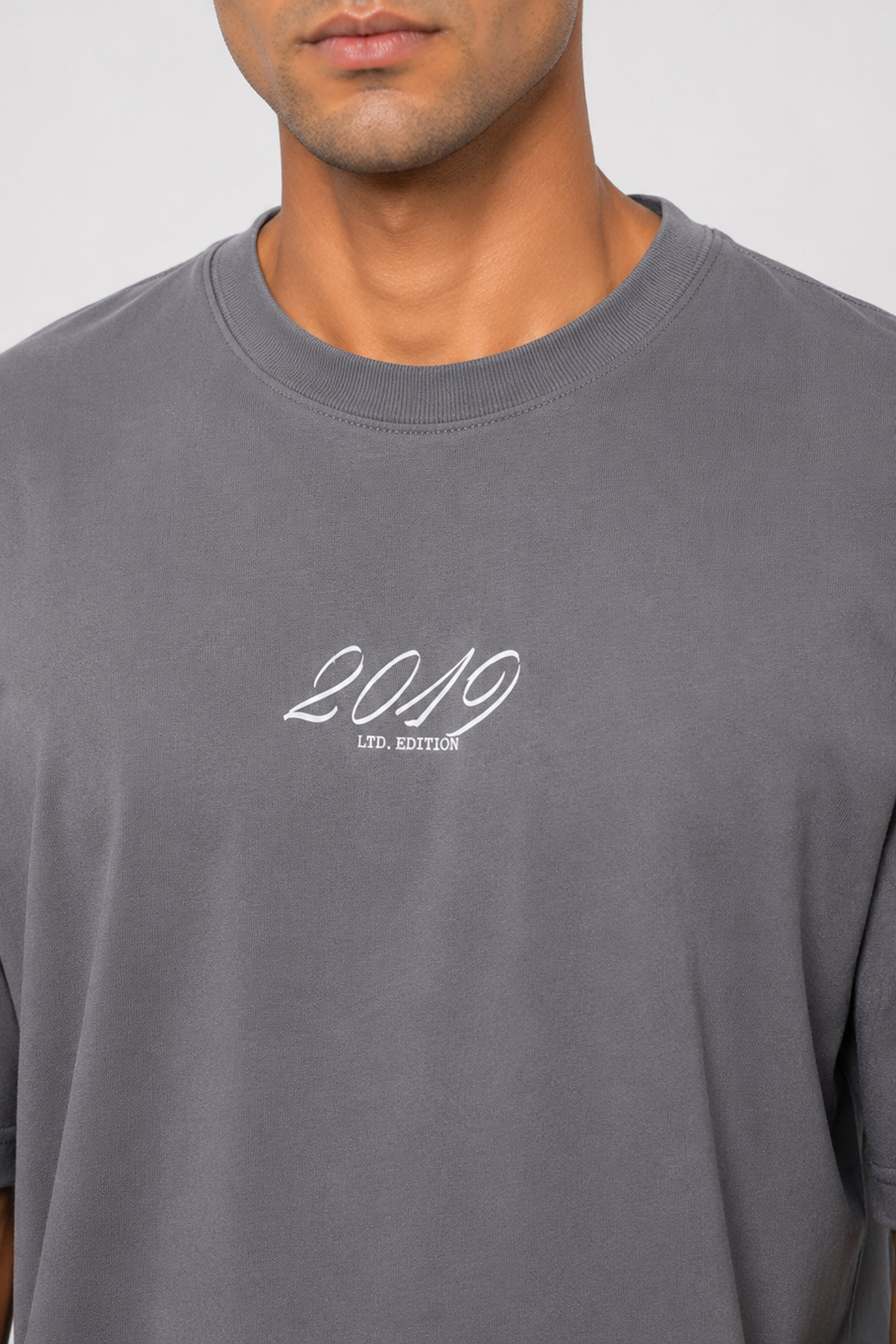 HUSTLE Men's Relax Fit T-Shirt - Light Gray
