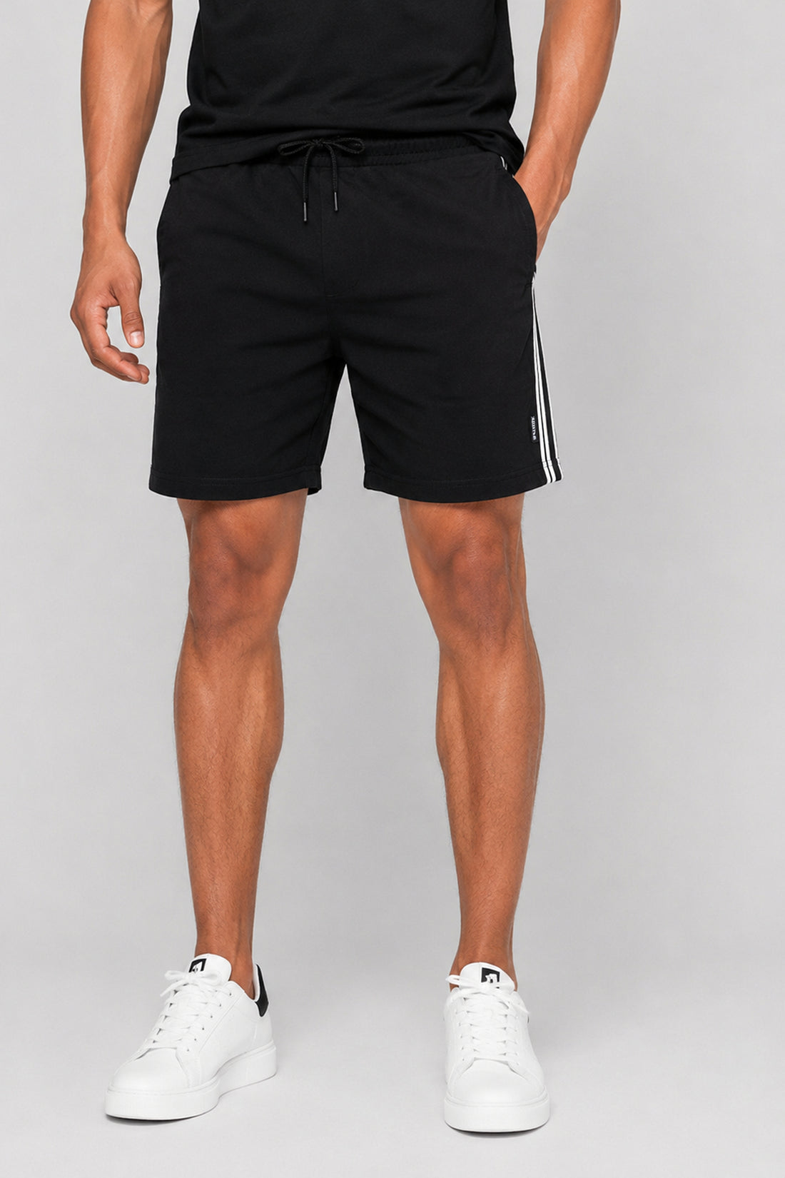 HUSTLE Men's Relax fit Short - Black