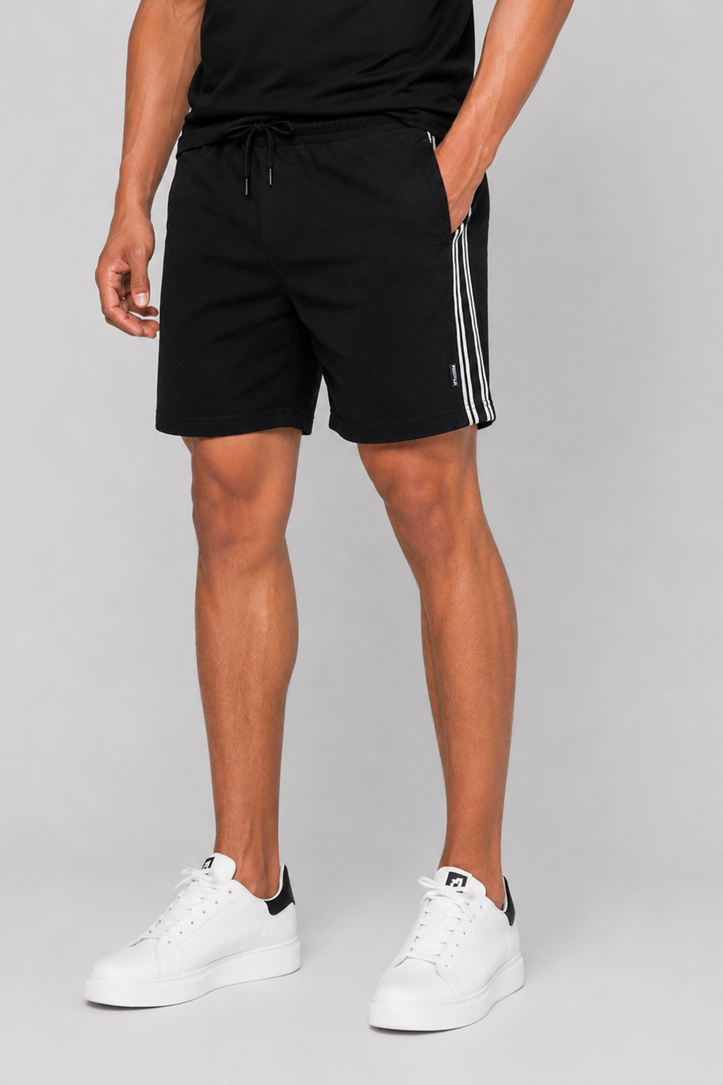 HUSTLE Men's Relax fit Short - Black