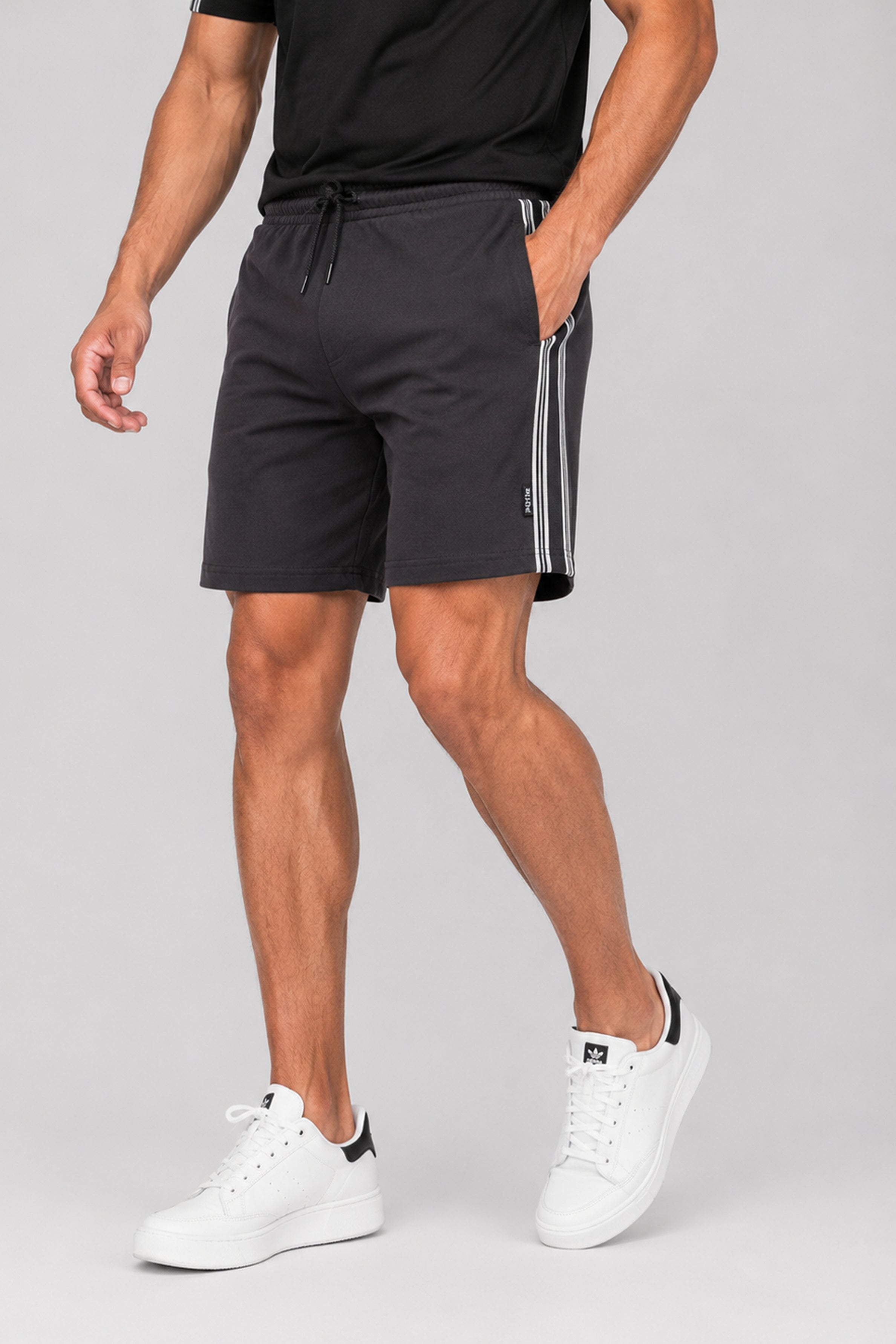HUSTLE Men's Relax fit Short - Dark Gray
