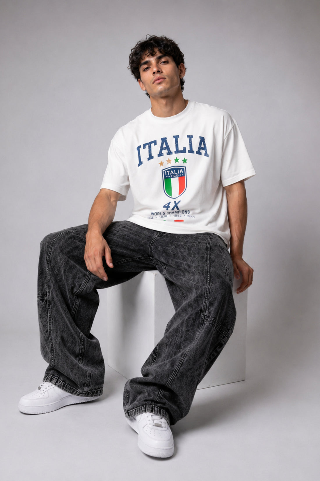 HUSTLE FIFA Unisex Relax Fit T-Shirt - Italia