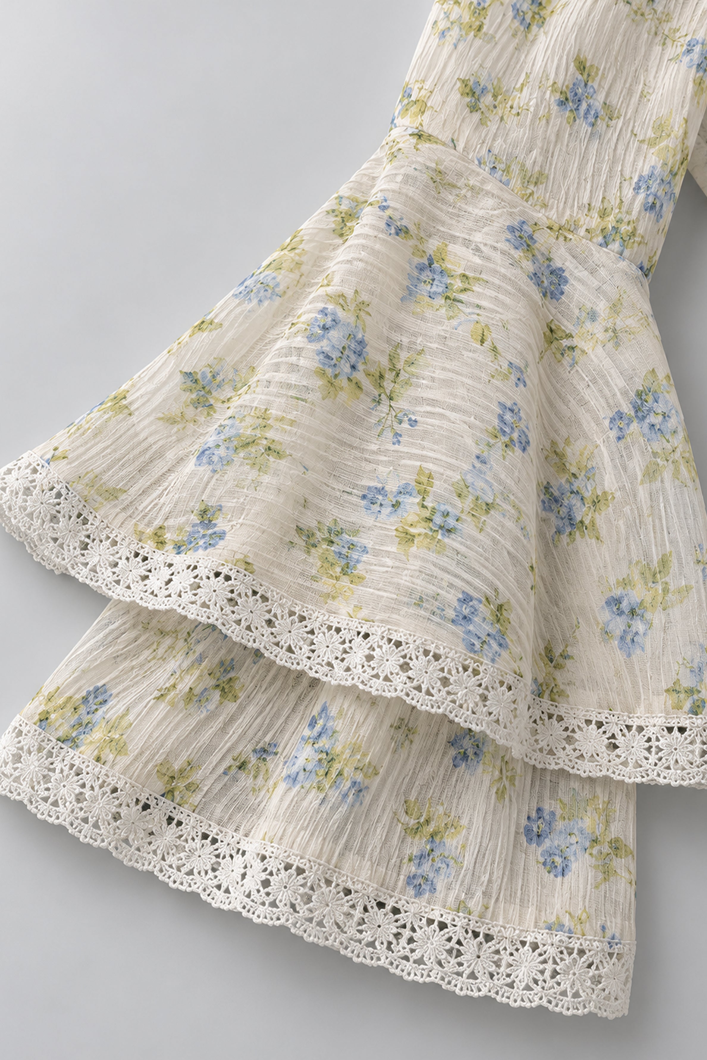 MODANO PETALS IN BLOOM Casual Top - White