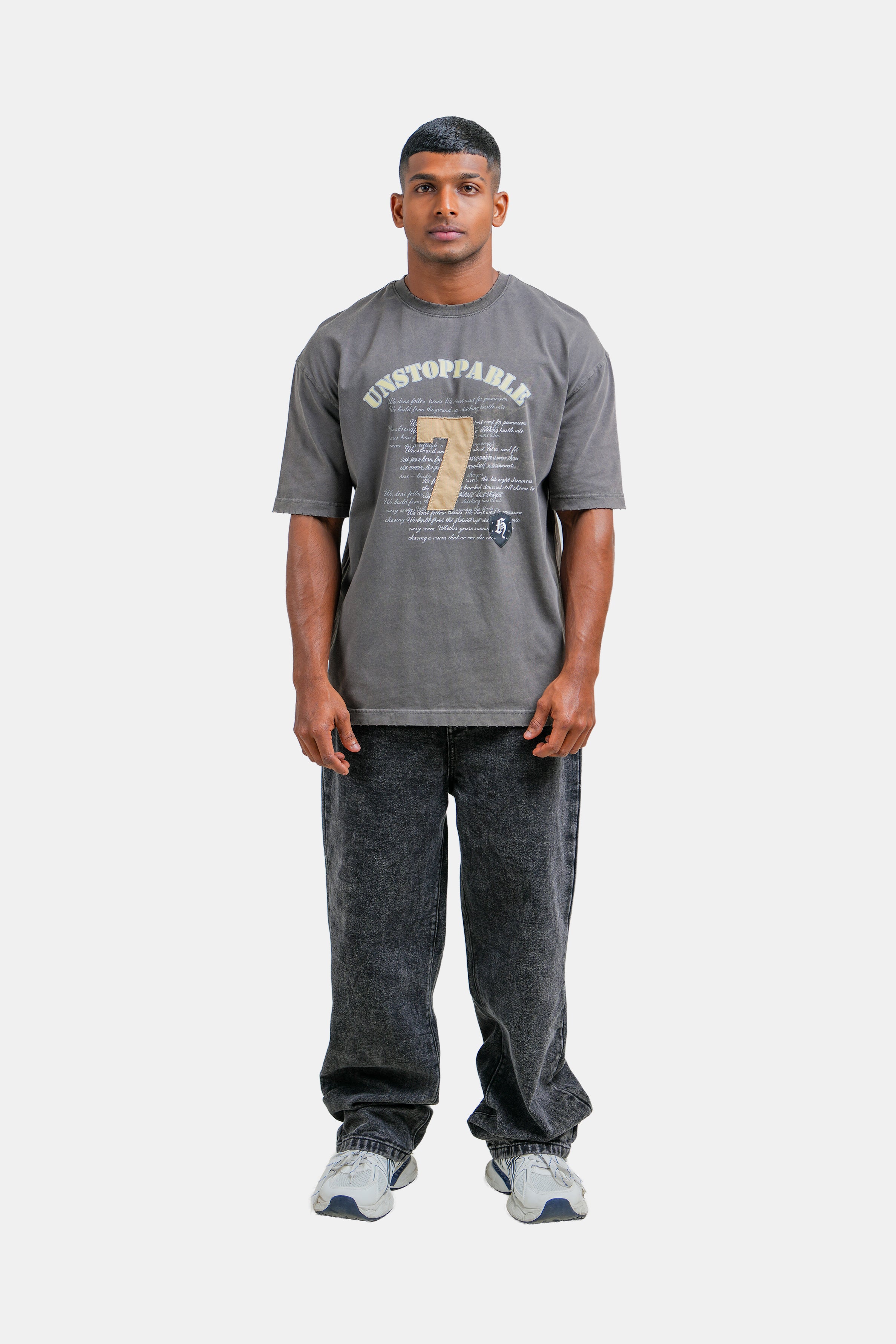 Hustle Men's Crew Neck T-Shirt - Dark Grey, Black & Beige