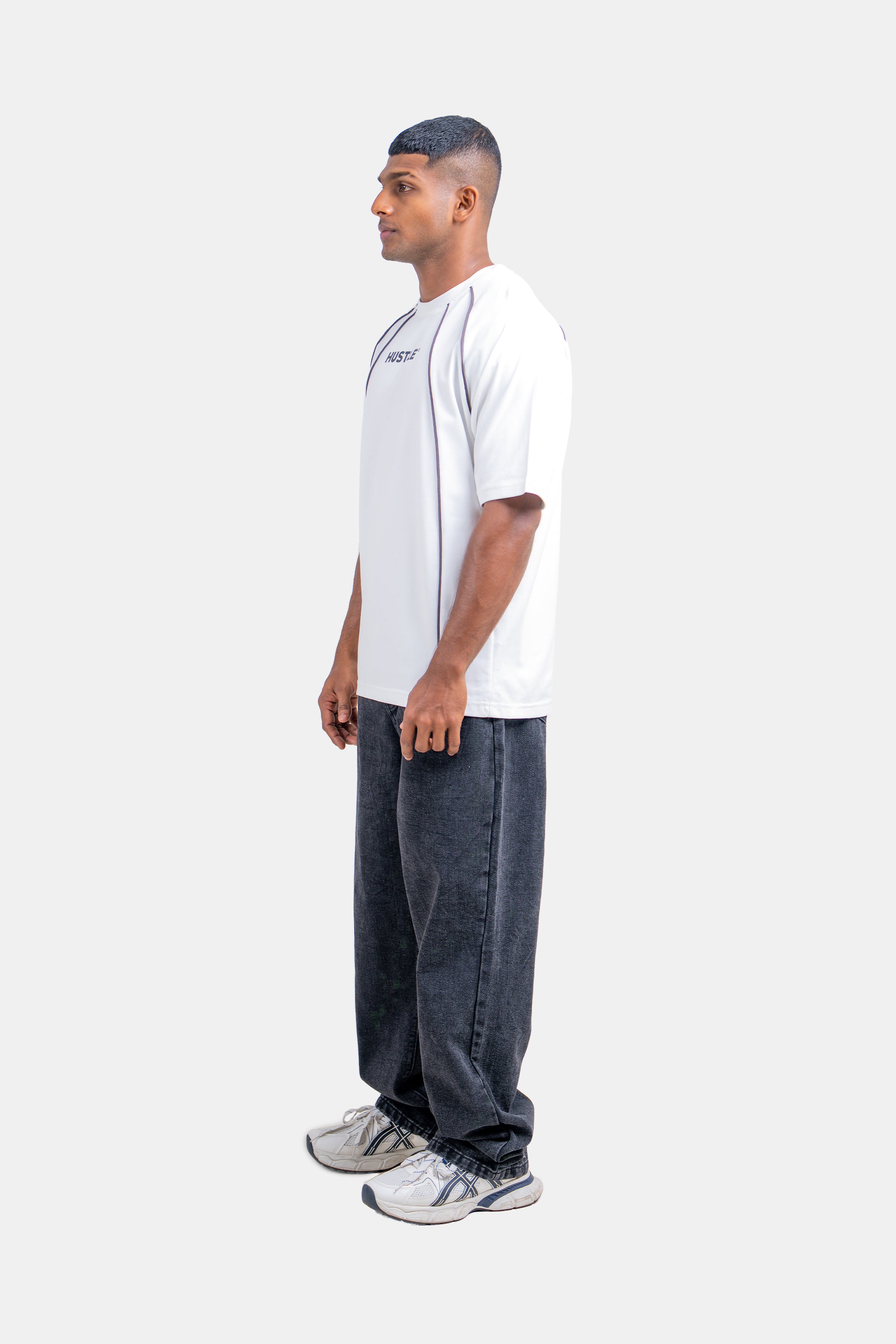 Hustle Men's Crew Neck T-Shirt - White & Black