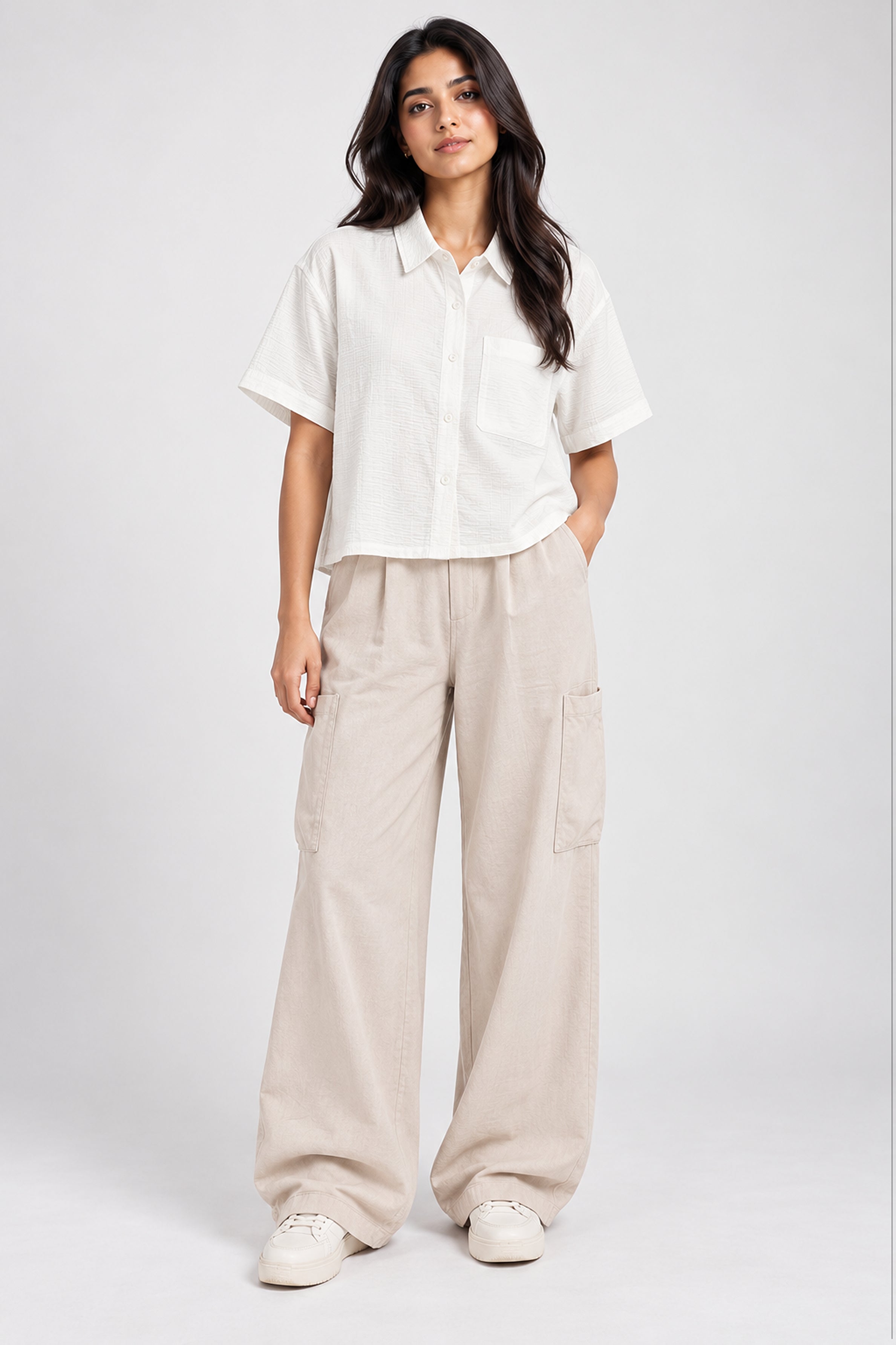 MODANO PETALS IN BLOOM Casual Top - White