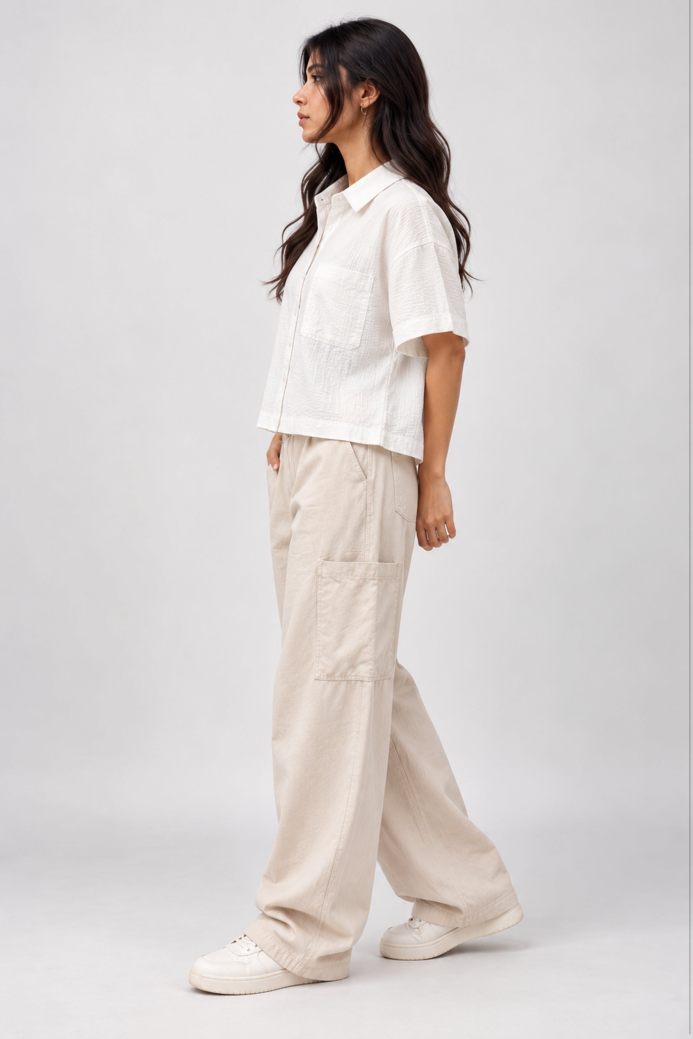 MODANO PETALS IN BLOOM Casual Top - White