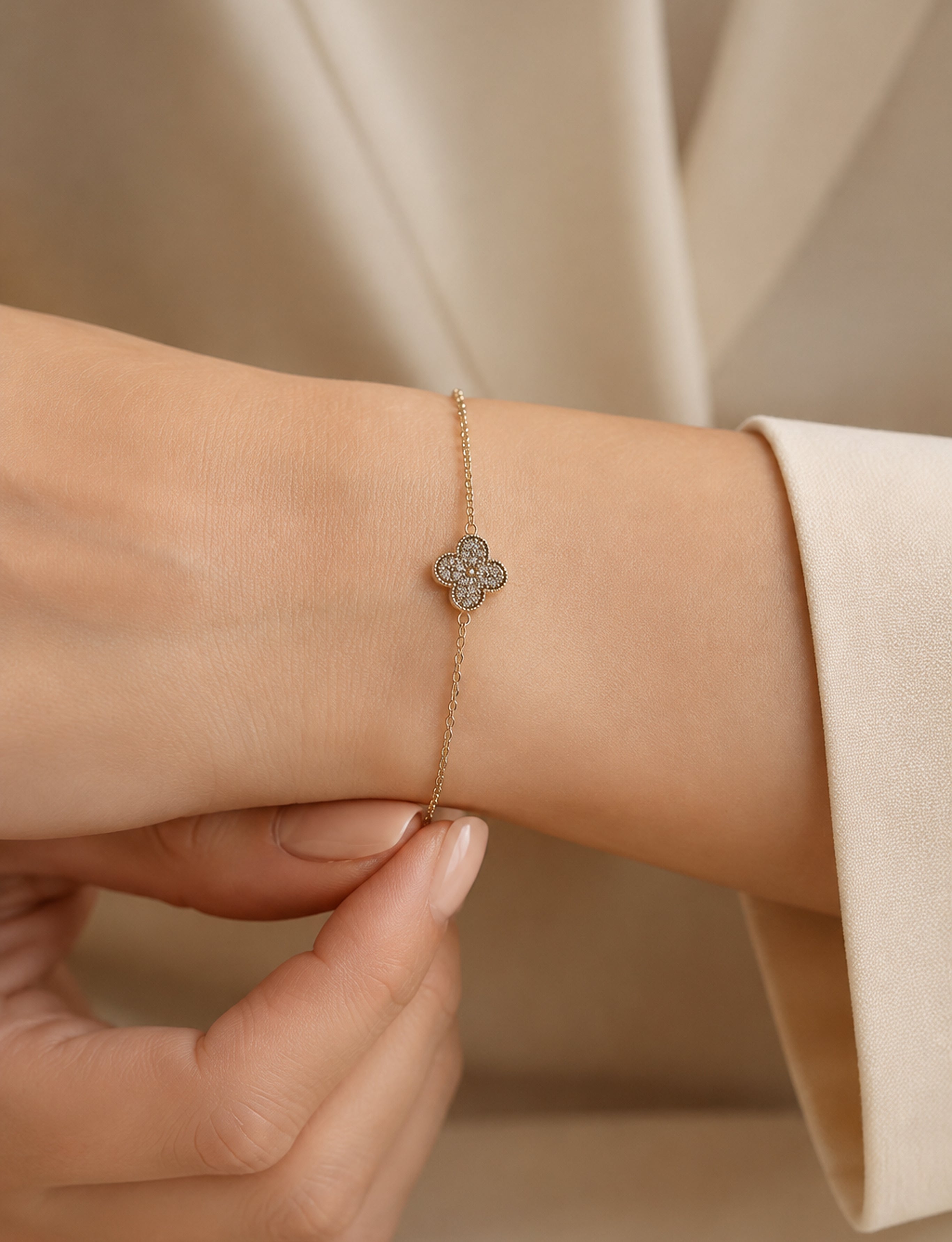 Women's Elegant Fashion Bracelet